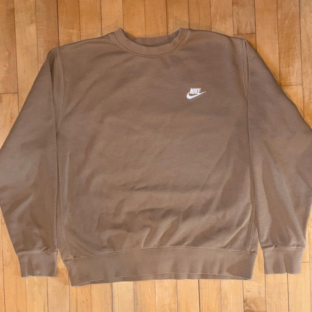 Nike Men's Carmel Crewneck Sweatshirt - Picture 1 of 6